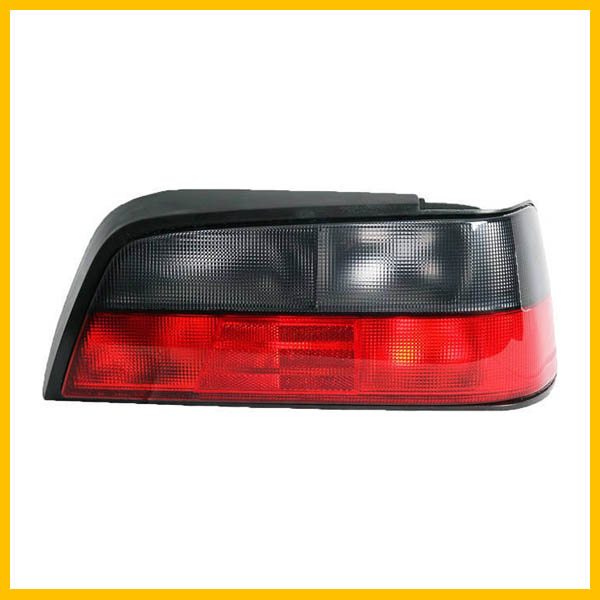 چراغ خطر عقب اسپرت دودی – مشکی سمت راست پژو پارس